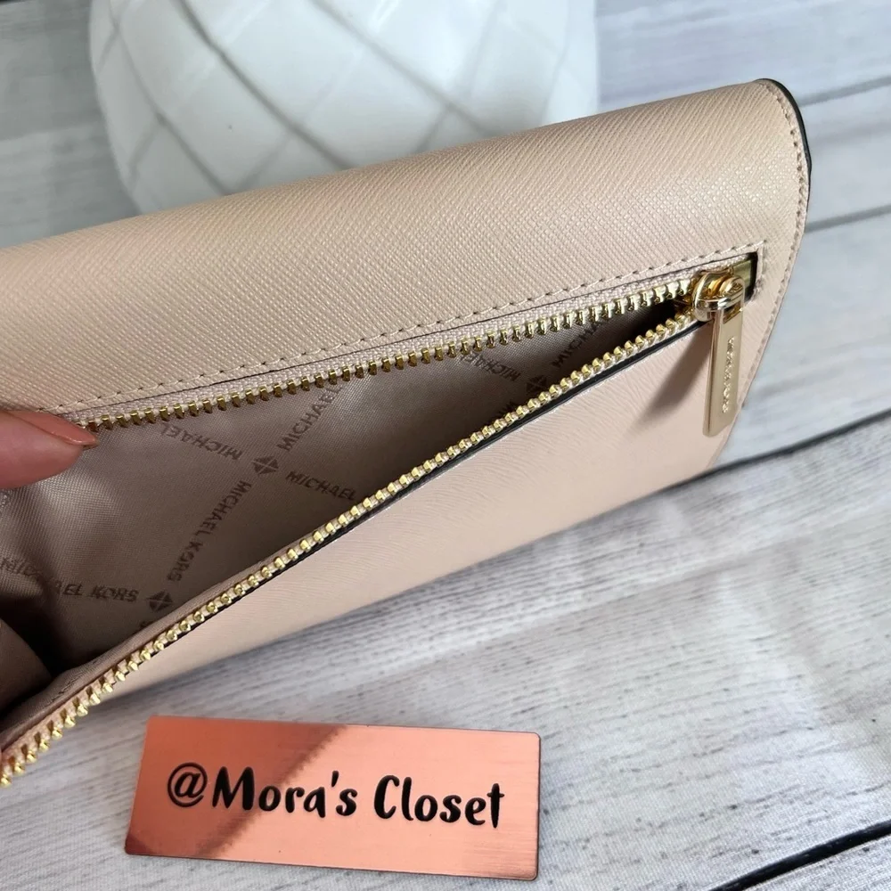 🦋Michael Kors Trifold Wallet